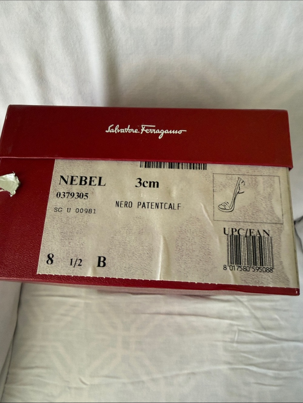 Salvatore Ferragamo spectator heels. Size 8.5B Classic vintaged EUC. - Picture 6 of 6